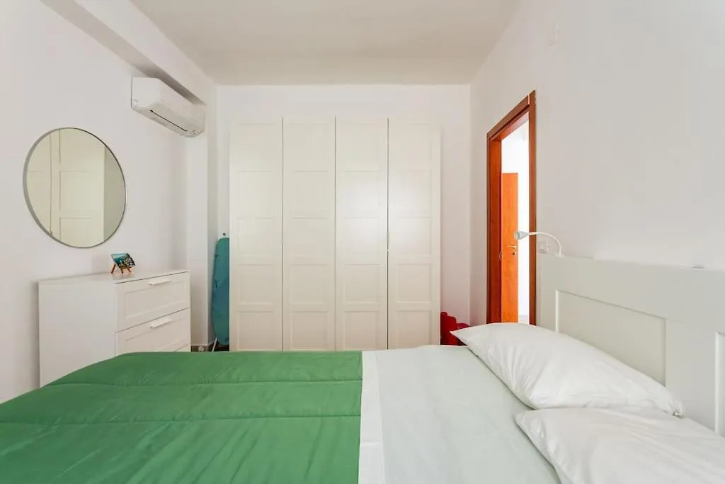 Bright Apartment In Mondello 350 M To The Beach باليرمو