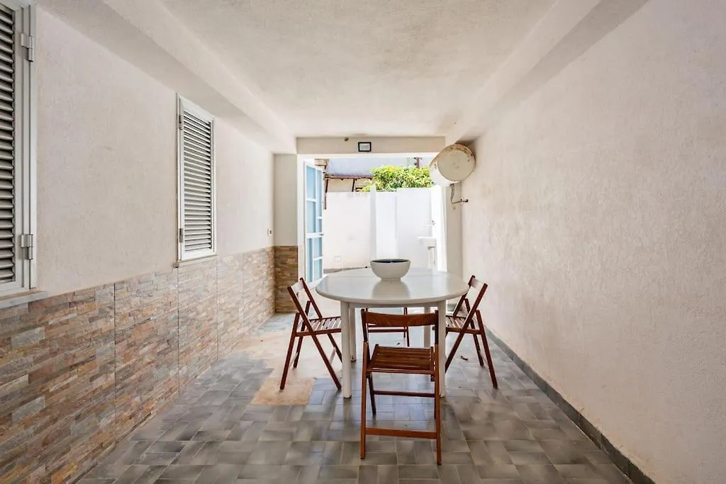 Bright Apartment In Mondello 350 M To The Beach باليرمو